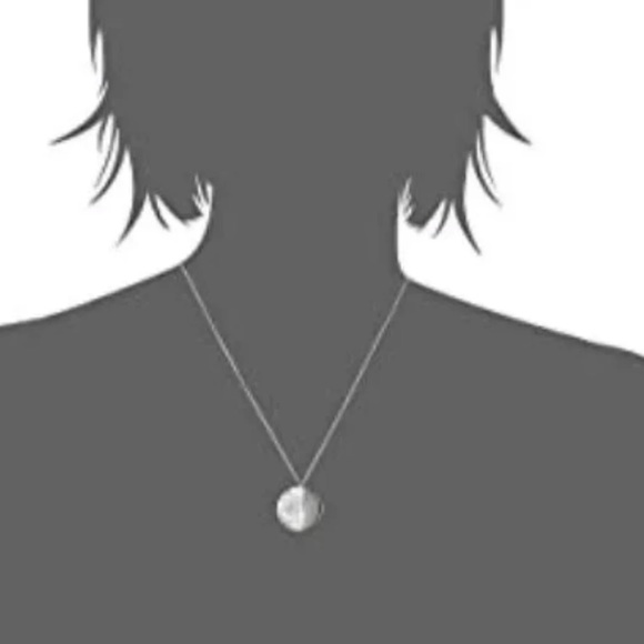 $78 Kate Spade mod scallop pave necklace
Silver tone - Picture 5 of 9